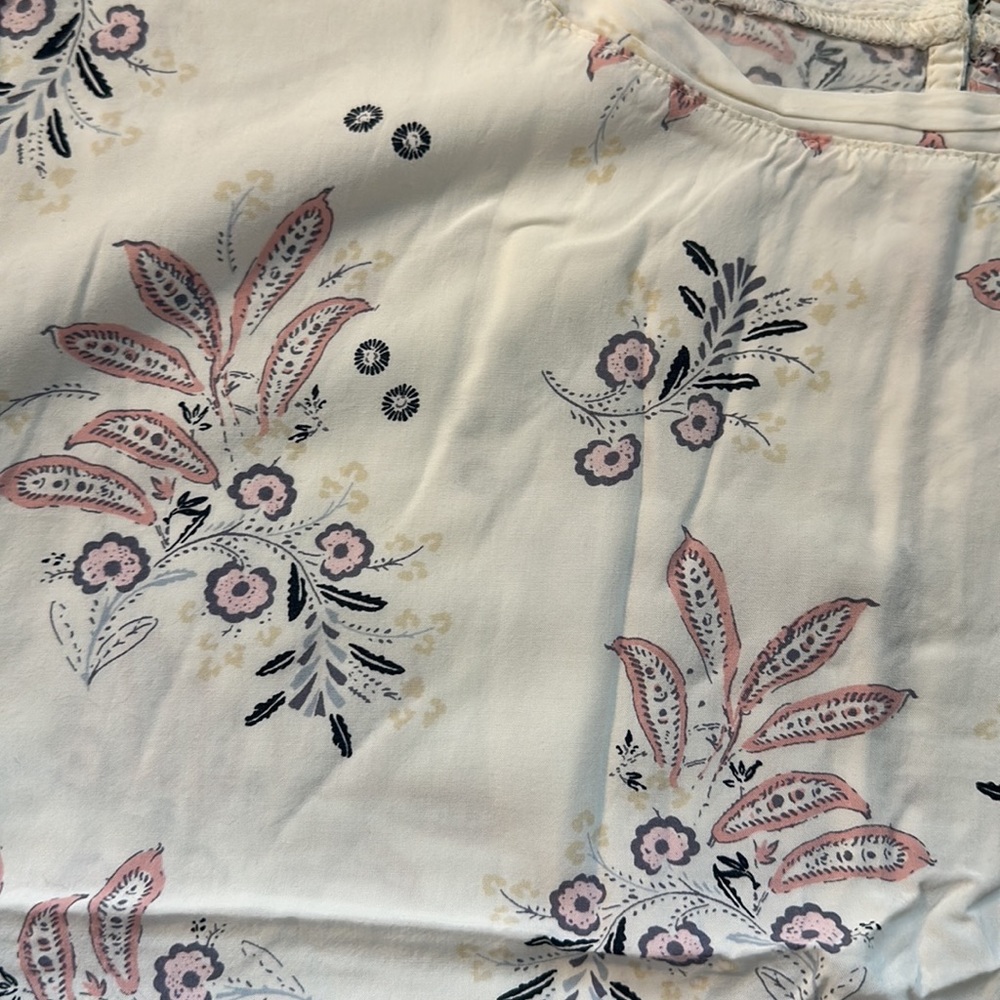 Adorable Button Back Top - Picture 3 of 6